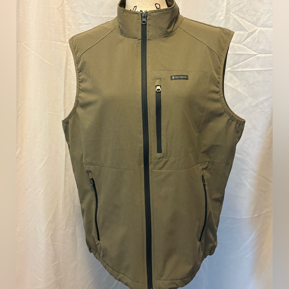 Free Country Men's Olive Green Softshell Vest with Zip Pockets
